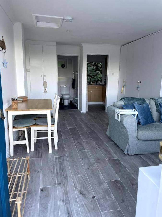 Self-Catering Studio In Beautiful 챨마우스 외부 사진